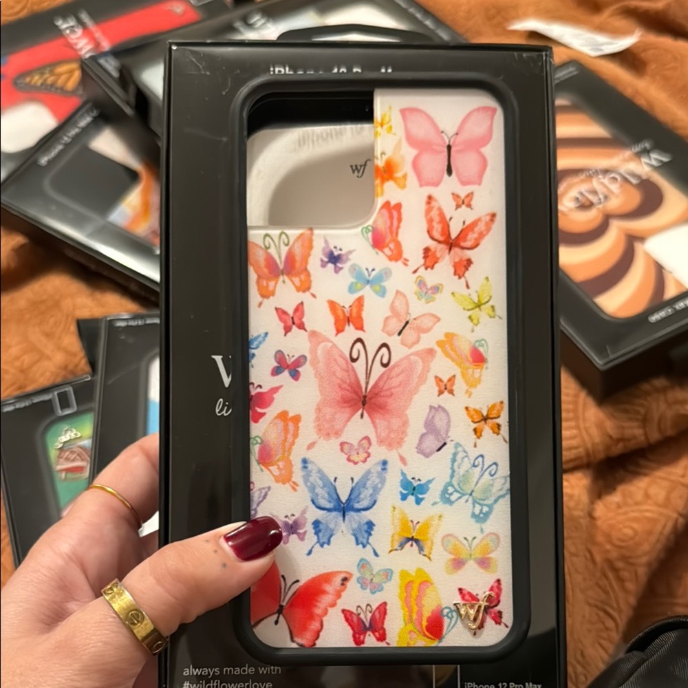 Vibe iPhone 12 Pro Max Butterfly Case